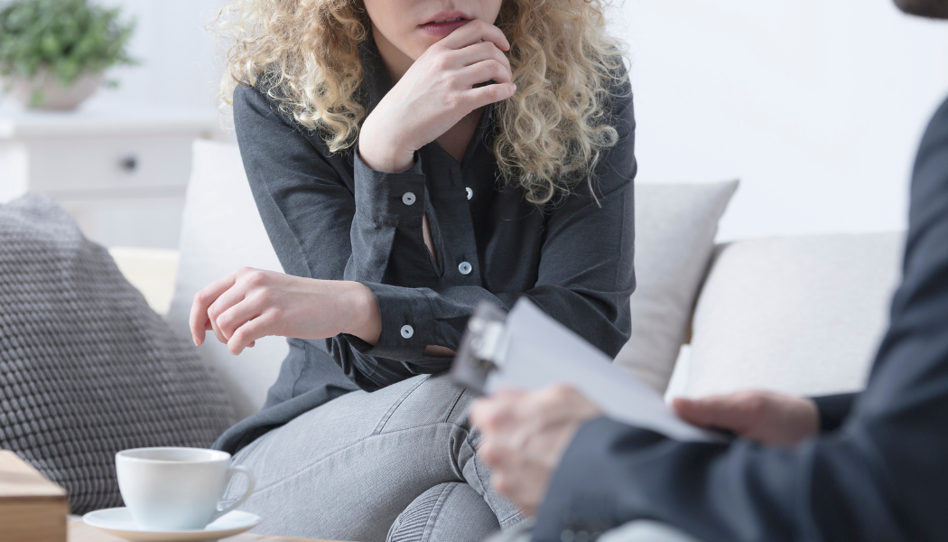Coaching czy psychoterapia – jak rozpoznać, czego potrzebujesz?